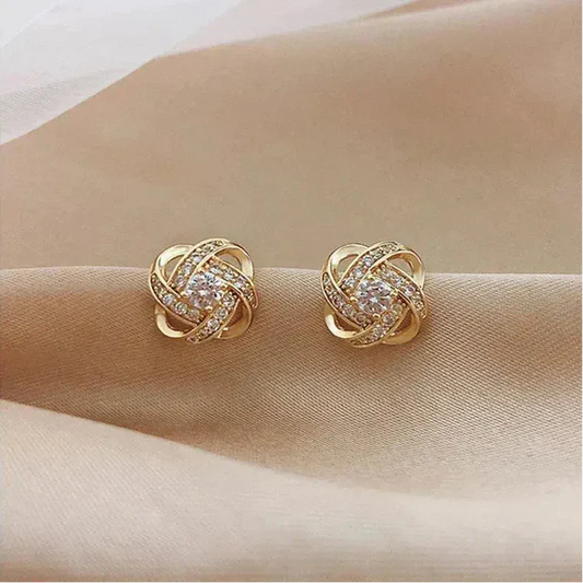 サクヤ:フローラル スパイラル ゴールドピアス(クリスタル付き)