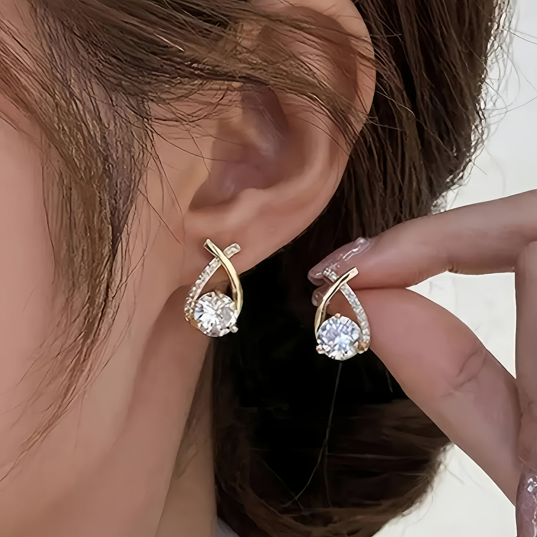 小夜 — ゴールドクロス × ジルコニア スタッドピアス