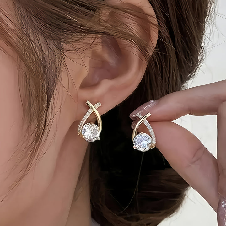 小夜 — ゴールドクロス × ジルコニア スタッドピアス