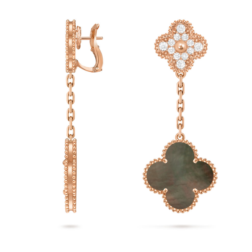桜珠 — 四つ葉のチャームピアス（2モチーフ）