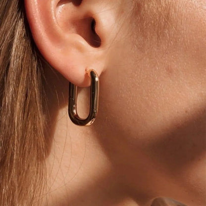 Uシェイプ フープピアス
