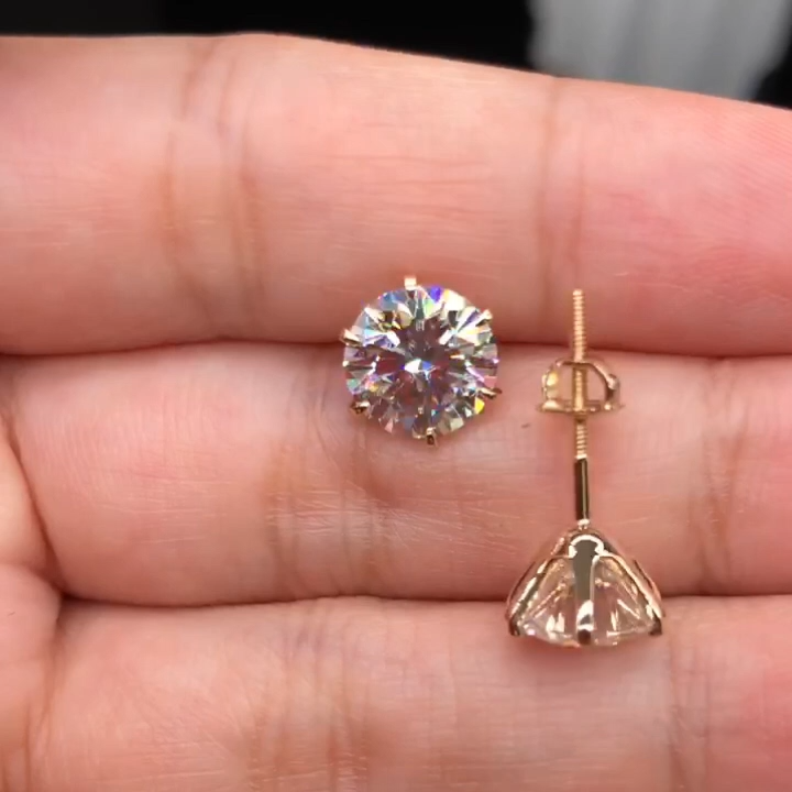 白露｜モアサナイト シックスプロング スタッドピアス