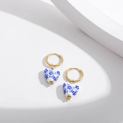 ブルー＆ホワイト ハートフープピアス
