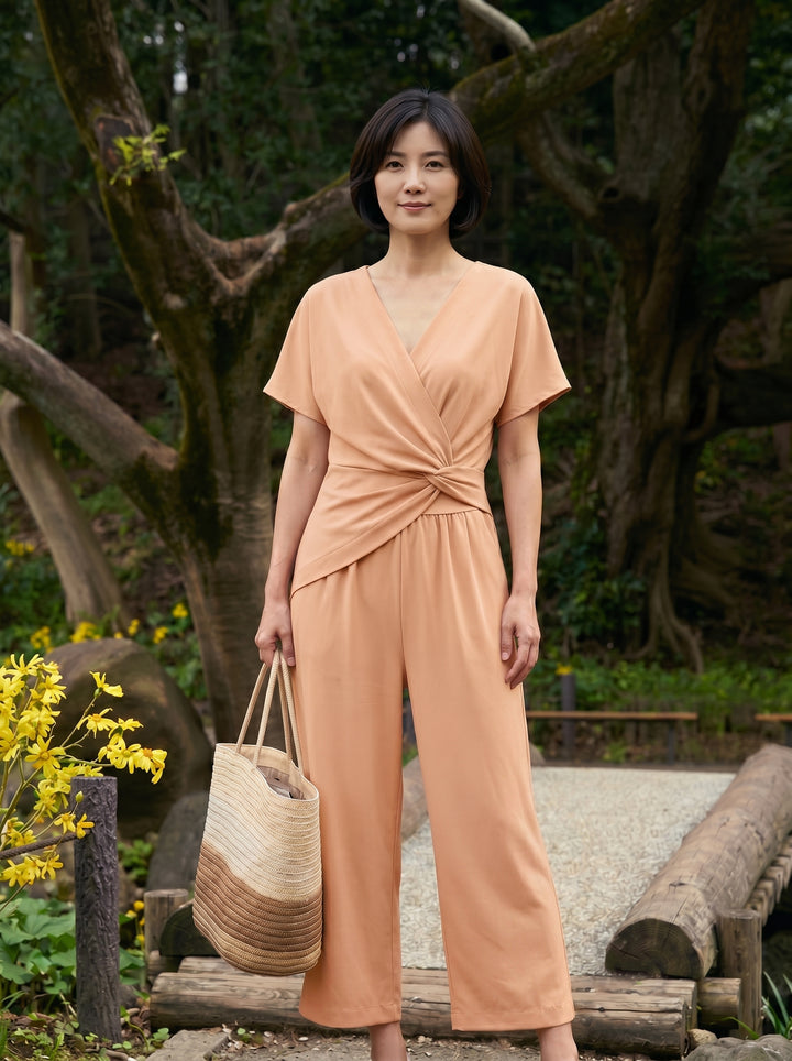 colour:Apricot
